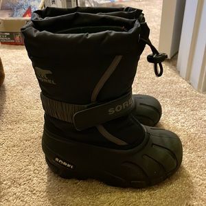Sorel boys snow boots